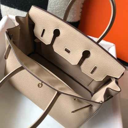 Sac HM Birkin 35 cm en cuir Togo beige et accessoires dorés