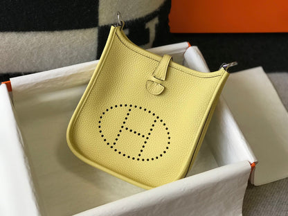 Mini Evelyne 18cm Jaune Togo Shw