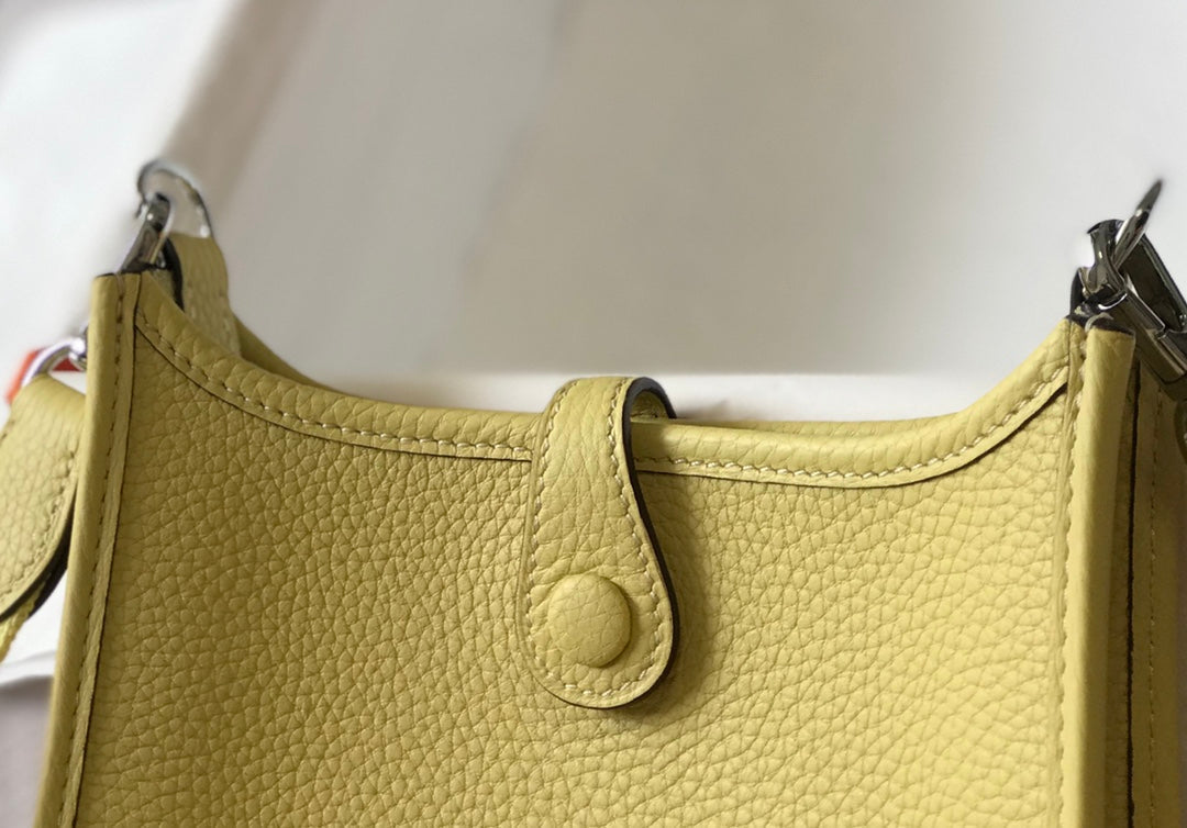 Mini Evelyne 18cm Jaune Togo Shw