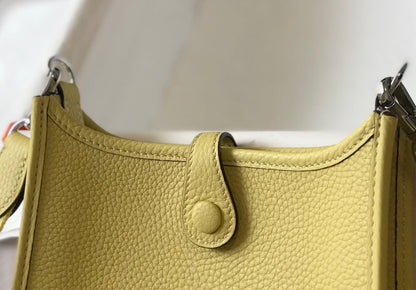 Mini Evelyne 18cm Jaune Togo Shw