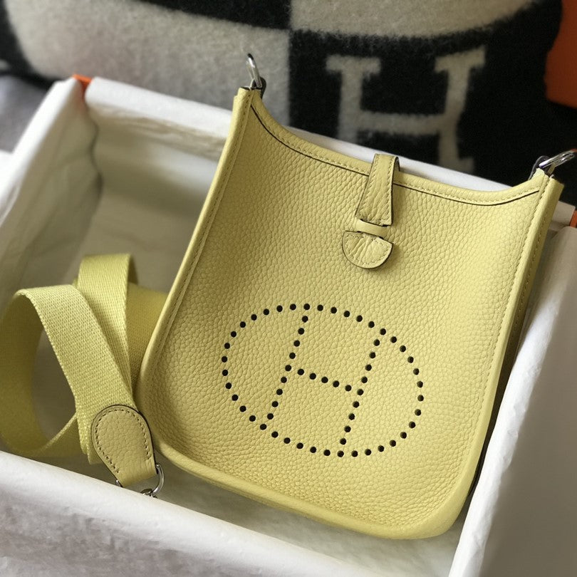 Mini Evelyne 18cm Jaune Togo Shw