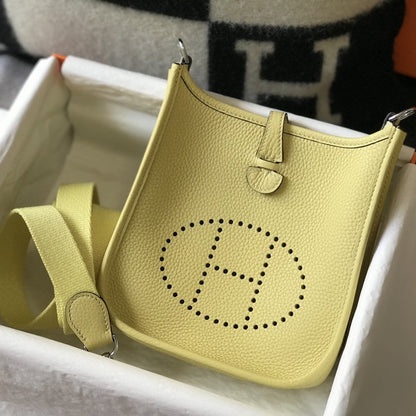 Mini Evelyne 18cm Jaune Togo Shw