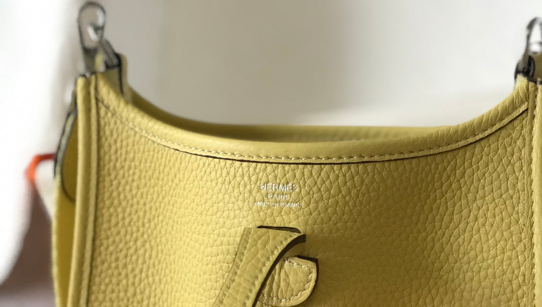 Mini Evelyne 18cm Jaune Togo Shw