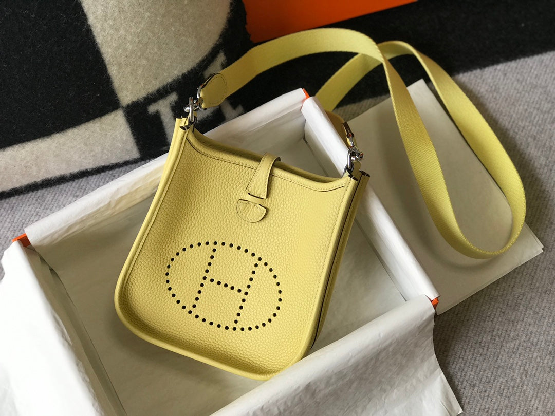 Mini Evelyne 18cm Jaune Togo Shw