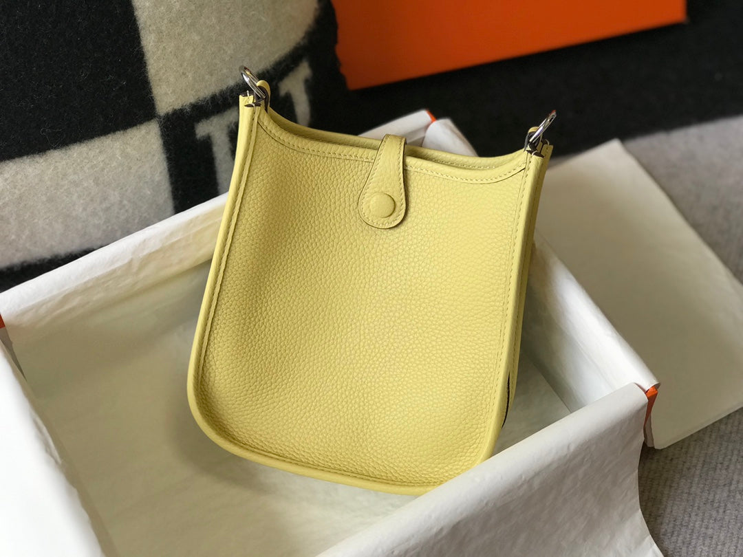 Mini Evelyne 18cm Jaune Togo Shw