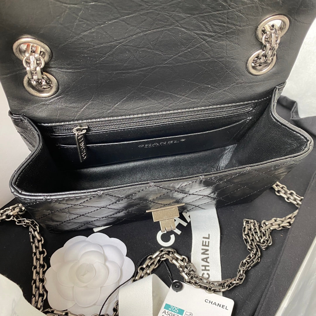 SAC À RABAT 20 EN CUIR DE VEAU NOIR CHAÎNE ARGENTÉE