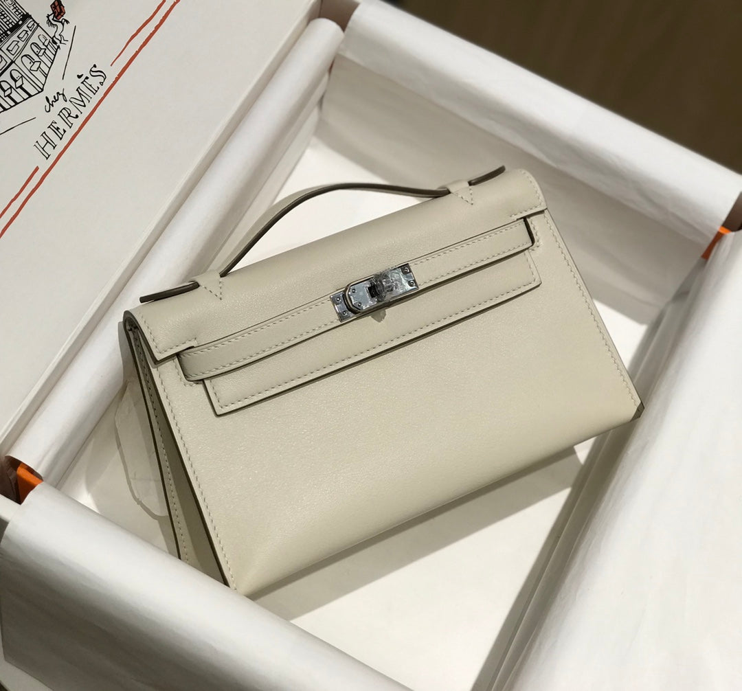 HM ケリー ポシェット 22cm ホワイトベージュ スイフト シルバー金具