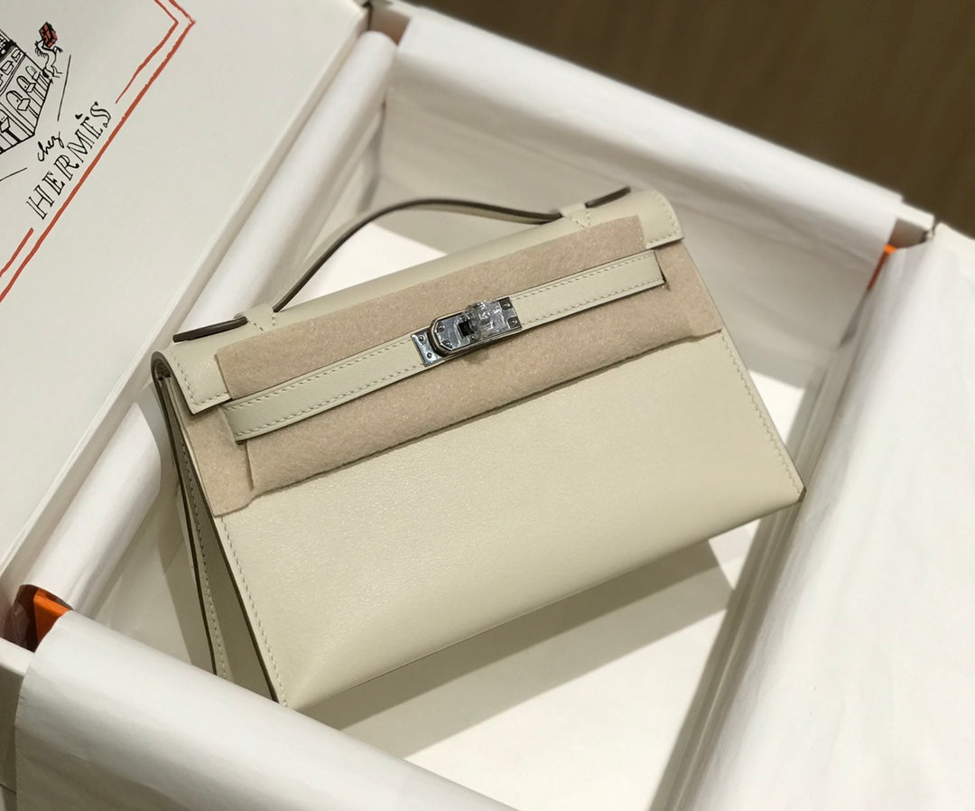 HM ケリー ポシェット 22cm ホワイトベージュ スイフト シルバー金具