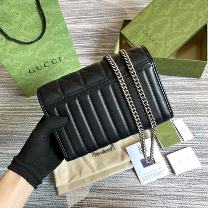SAC À BANDOULIÈRE GG MARMONT MINI 20 EN CUIR DE VEAU NOIR