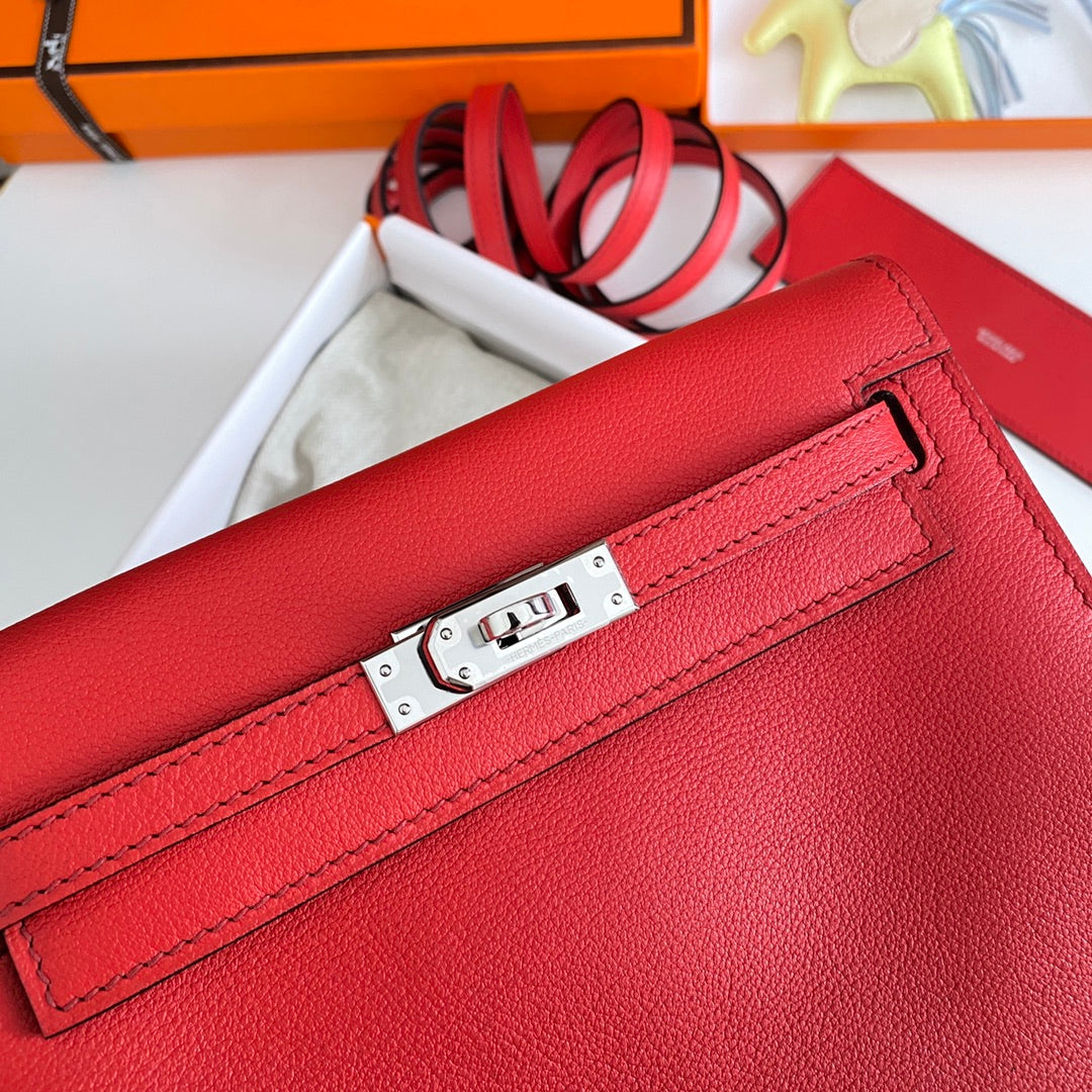 Montre Kelly Danse II 22 cm en cuir rouge Evercolor