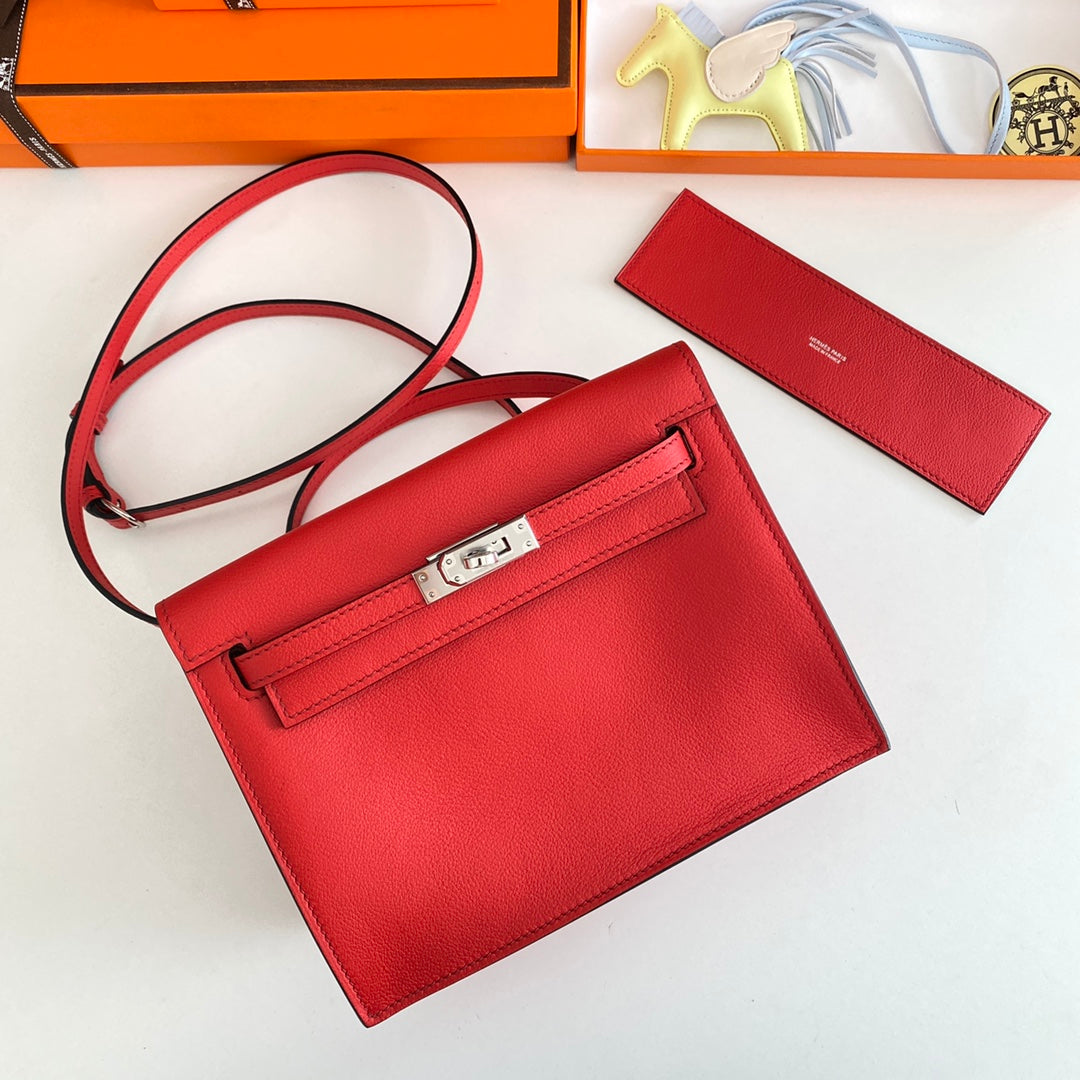 Montre Kelly Danse II 22 cm en cuir rouge Evercolor