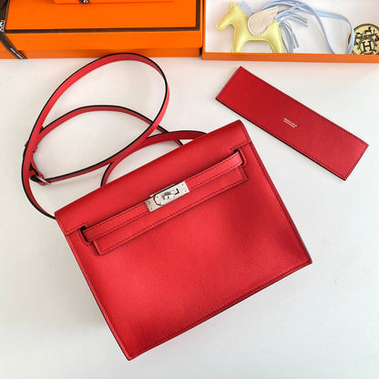 Montre Kelly Danse II 22 cm en cuir rouge Evercolor