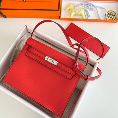 Montre Kelly Danse II 22 cm en cuir rouge Evercolor