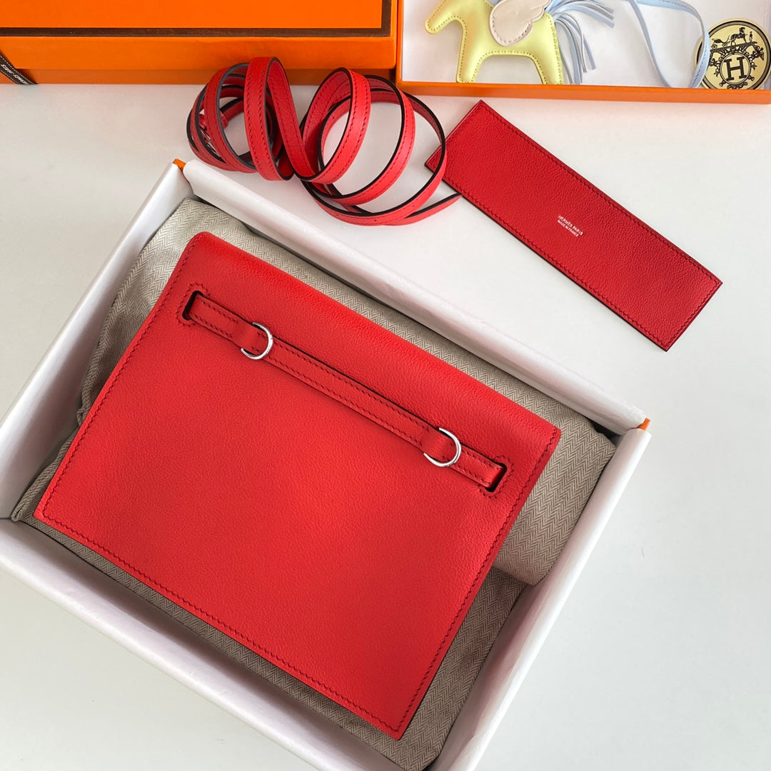 Montre Kelly Danse II 22 cm en cuir rouge Evercolor