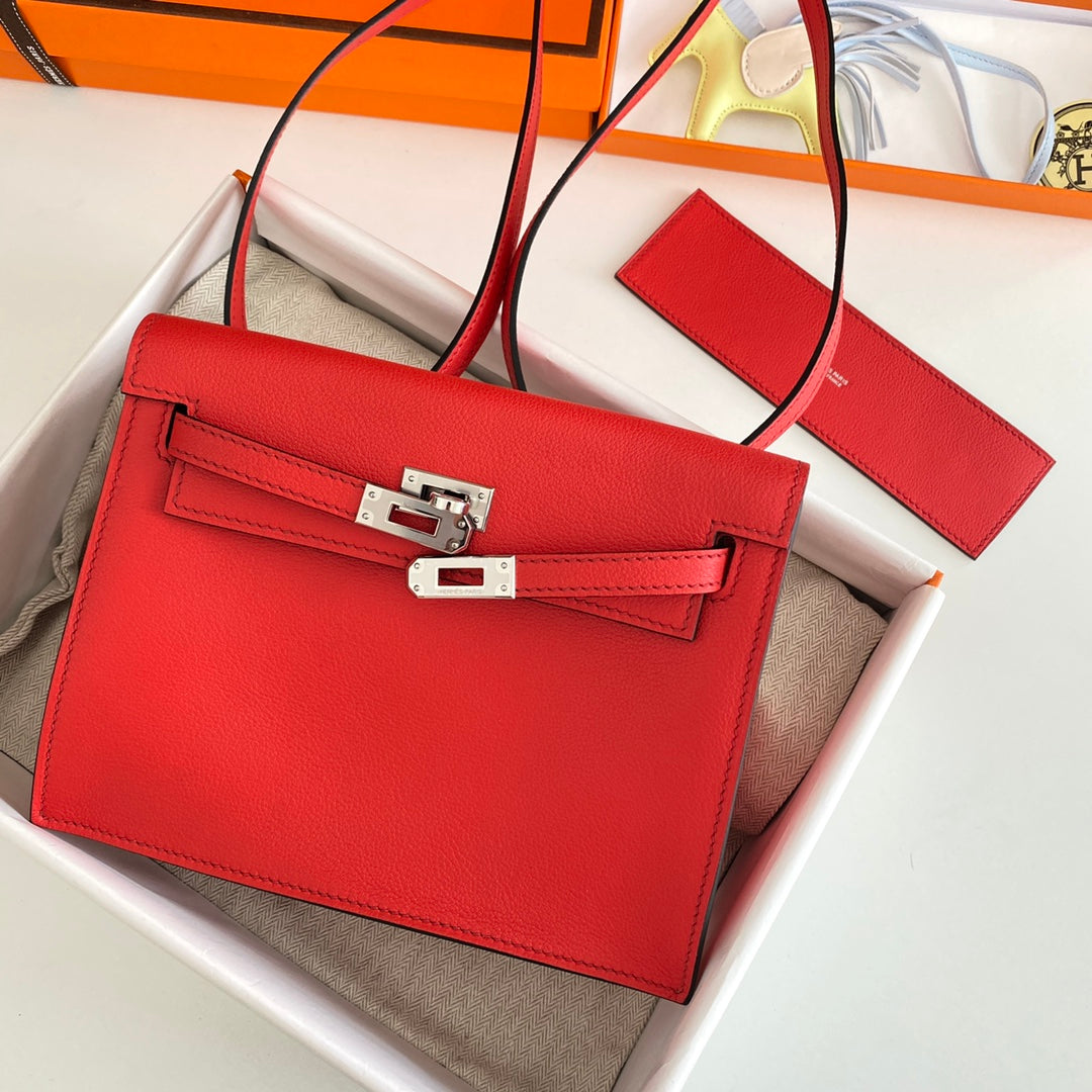 Montre Kelly Danse II 22 cm en cuir rouge Evercolor