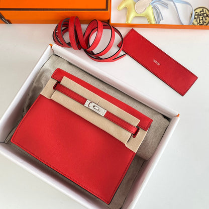 Montre Kelly Danse II 22 cm en cuir rouge Evercolor