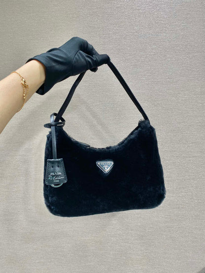 SAC HOBO 23 EN FOURRURE DE LAPIN NOIR
