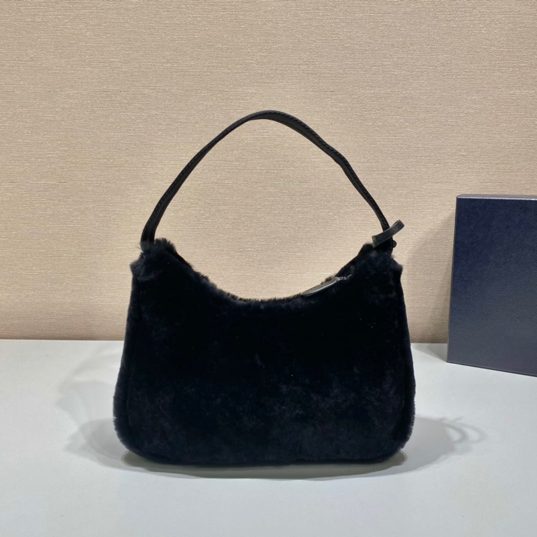 SAC HOBO 23 EN FOURRURE DE LAPIN NOIR