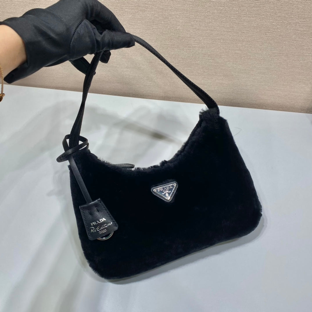 SAC HOBO 23 EN FOURRURE DE LAPIN NOIR