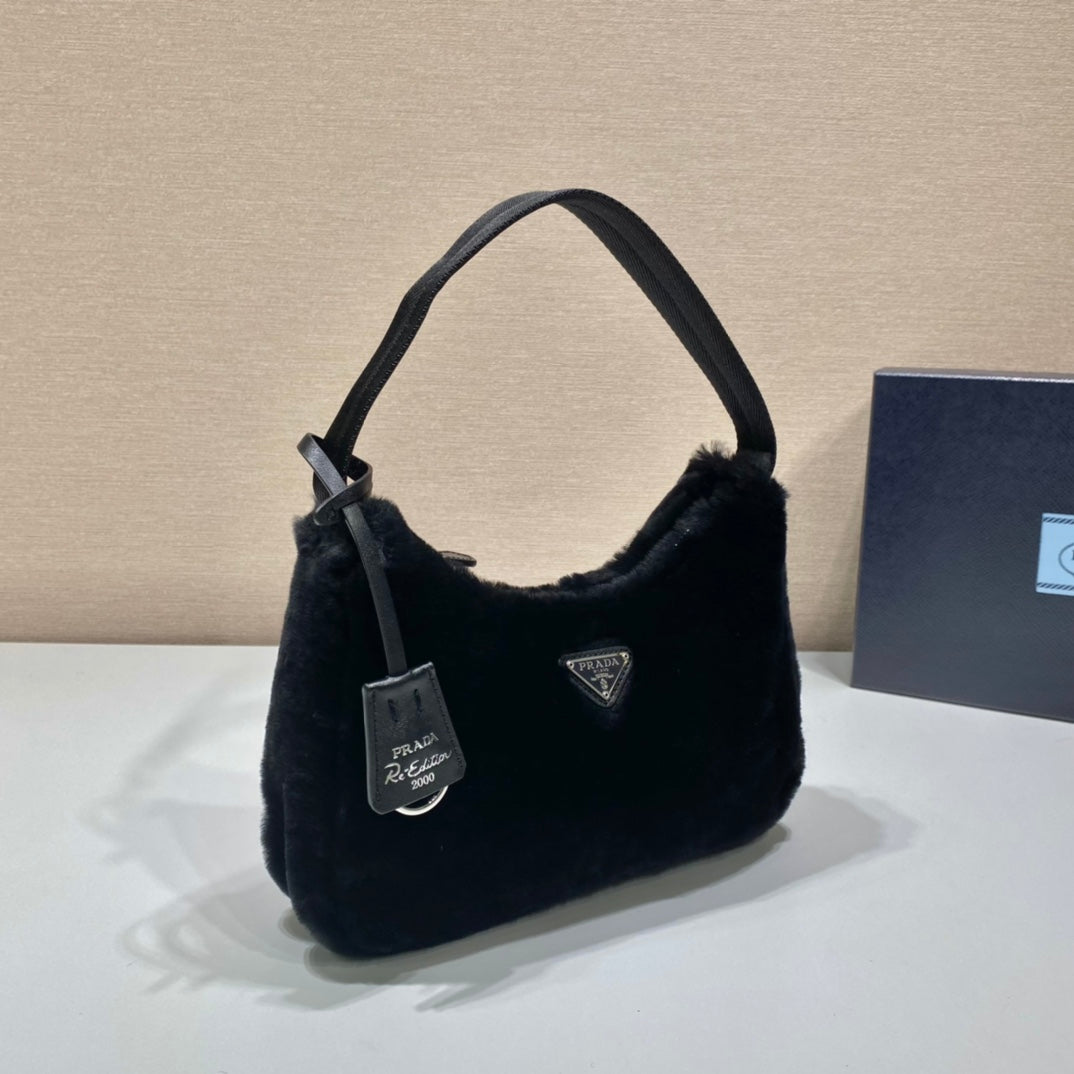 SAC HOBO 23 EN FOURRURE DE LAPIN NOIR