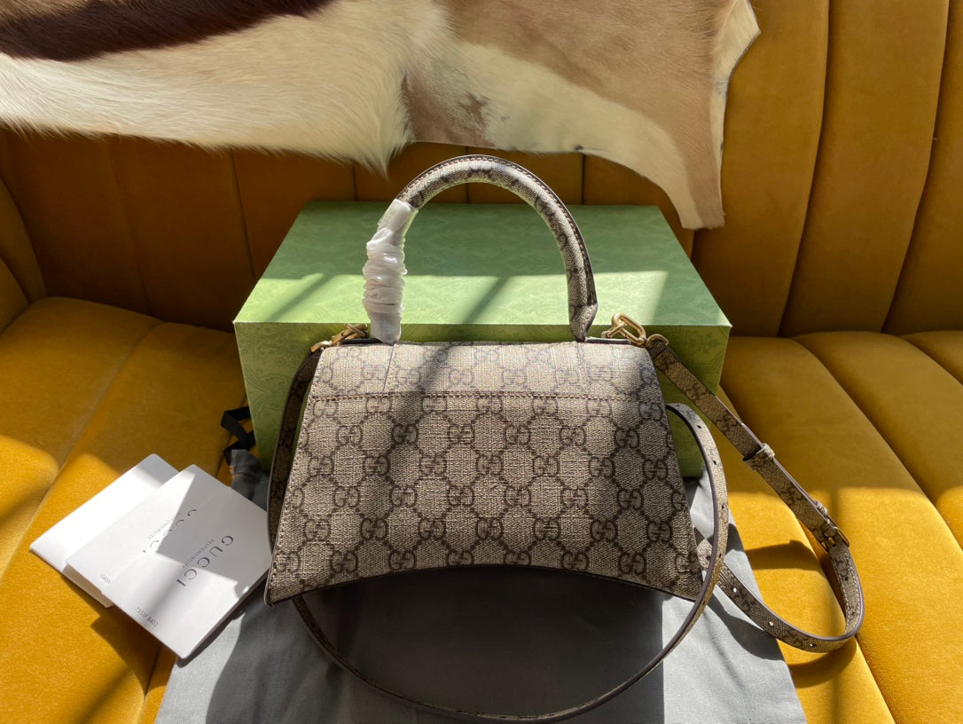 Sac Hourglass GG x Balenciaga 22 en toile monogrammée beige ébène, accessoires dorés