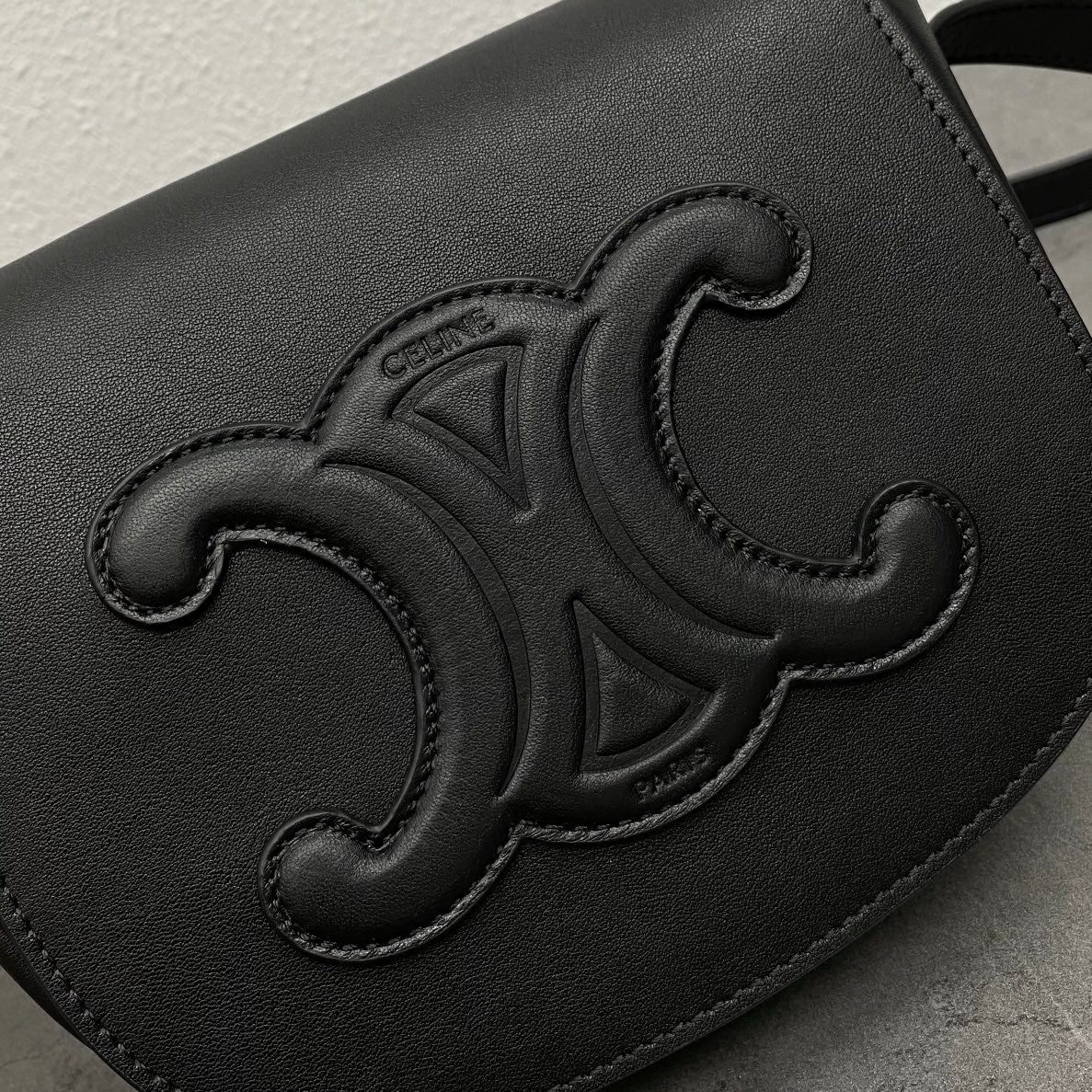 FOLCO CUIR TRIOMPHE 18 EN CUIR DE VEAU NOIR