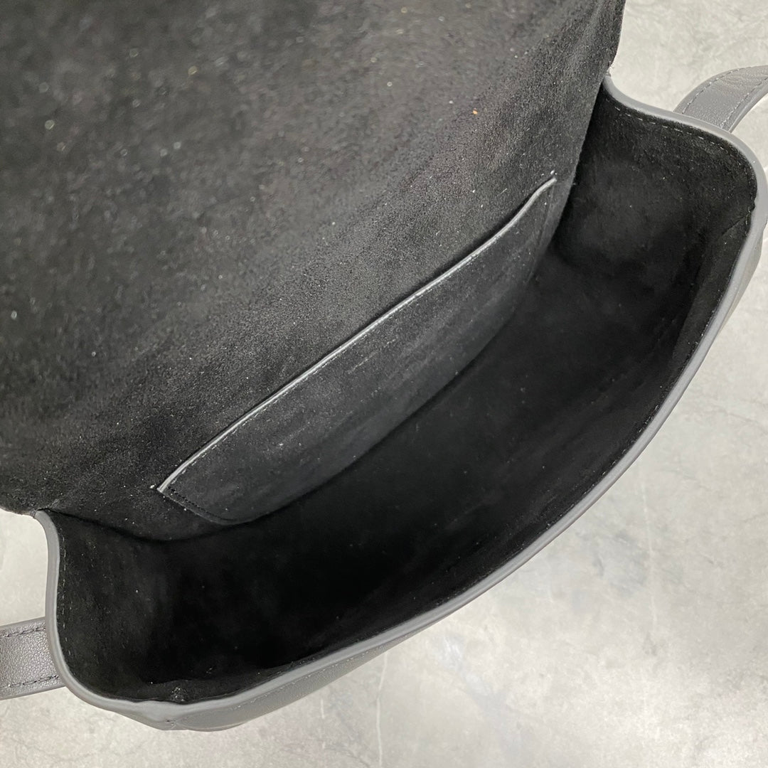 FOLCO CUIR TRIOMPHE 18 EN CUIR DE VEAU NOIR