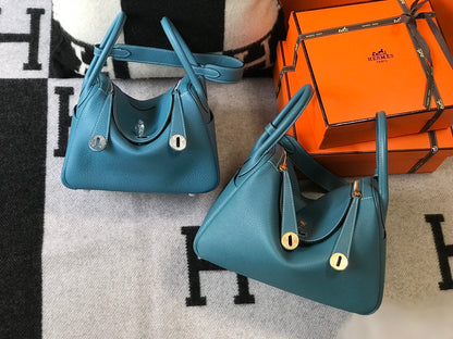 SAC HM LINDY 30 CUIR TAURILLON CLEMENCE SAPHIR