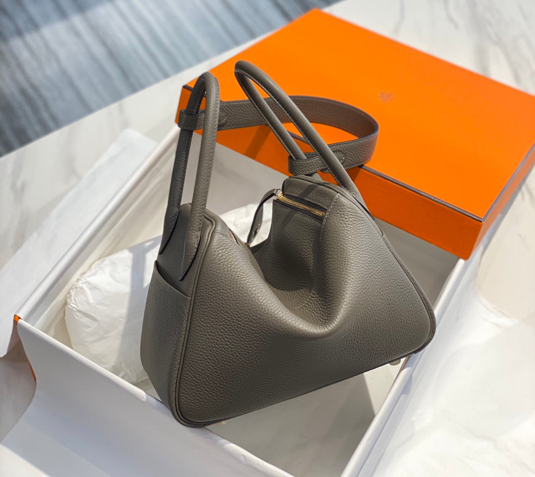 SAC HM LINDY 26 CUIR TAURILLON CLEMENCE OLIVE