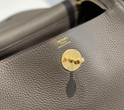 SAC HM LINDY 26 CUIR TAURILLON CLEMENCE OLIVE