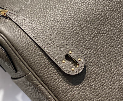 SAC HM LINDY 26 CUIR TAURILLON CLEMENCE OLIVE