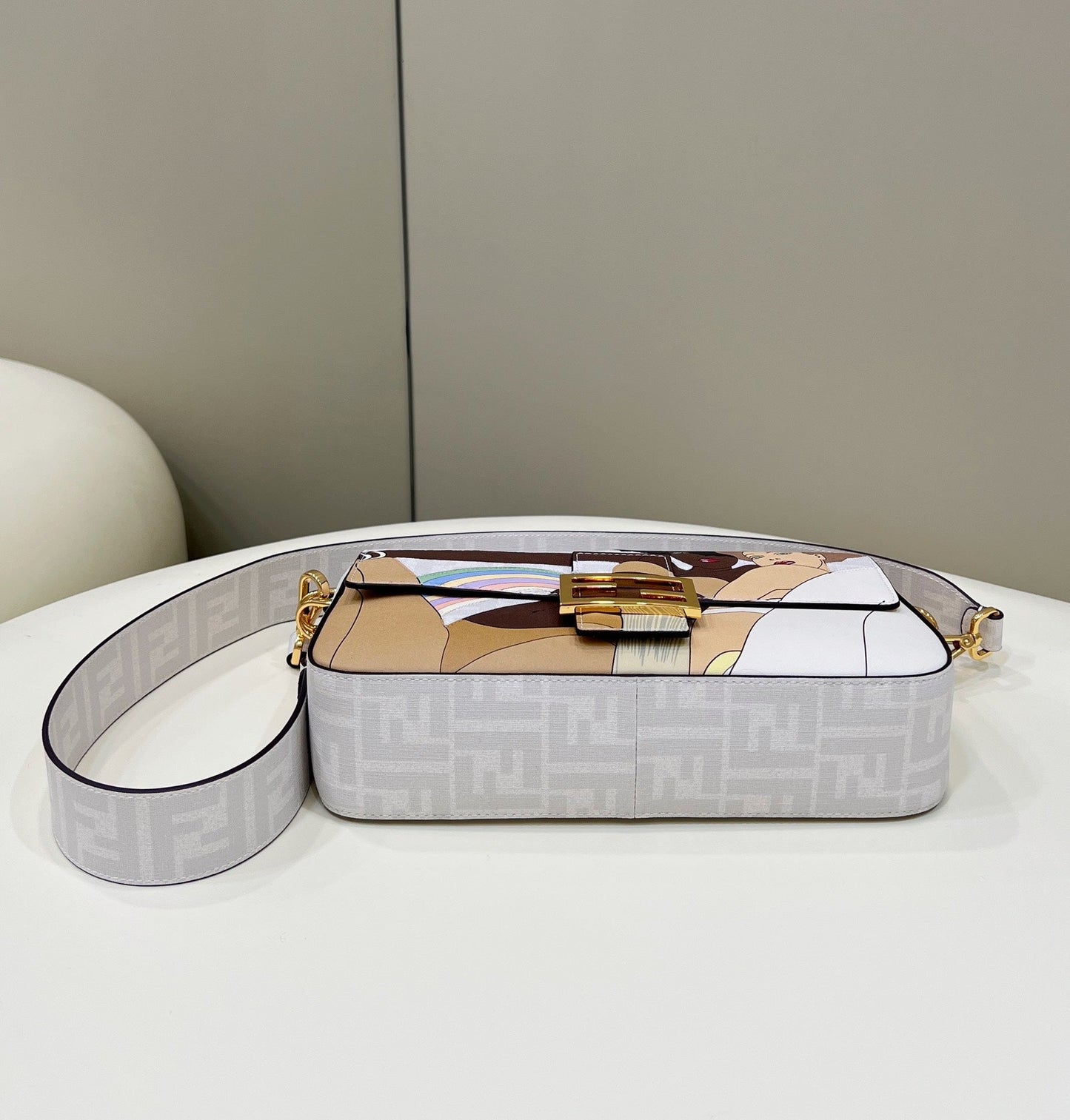 Sac baguette Fendi 27 en cuir de veau blanc, autocollant d'attache, matériel doré
