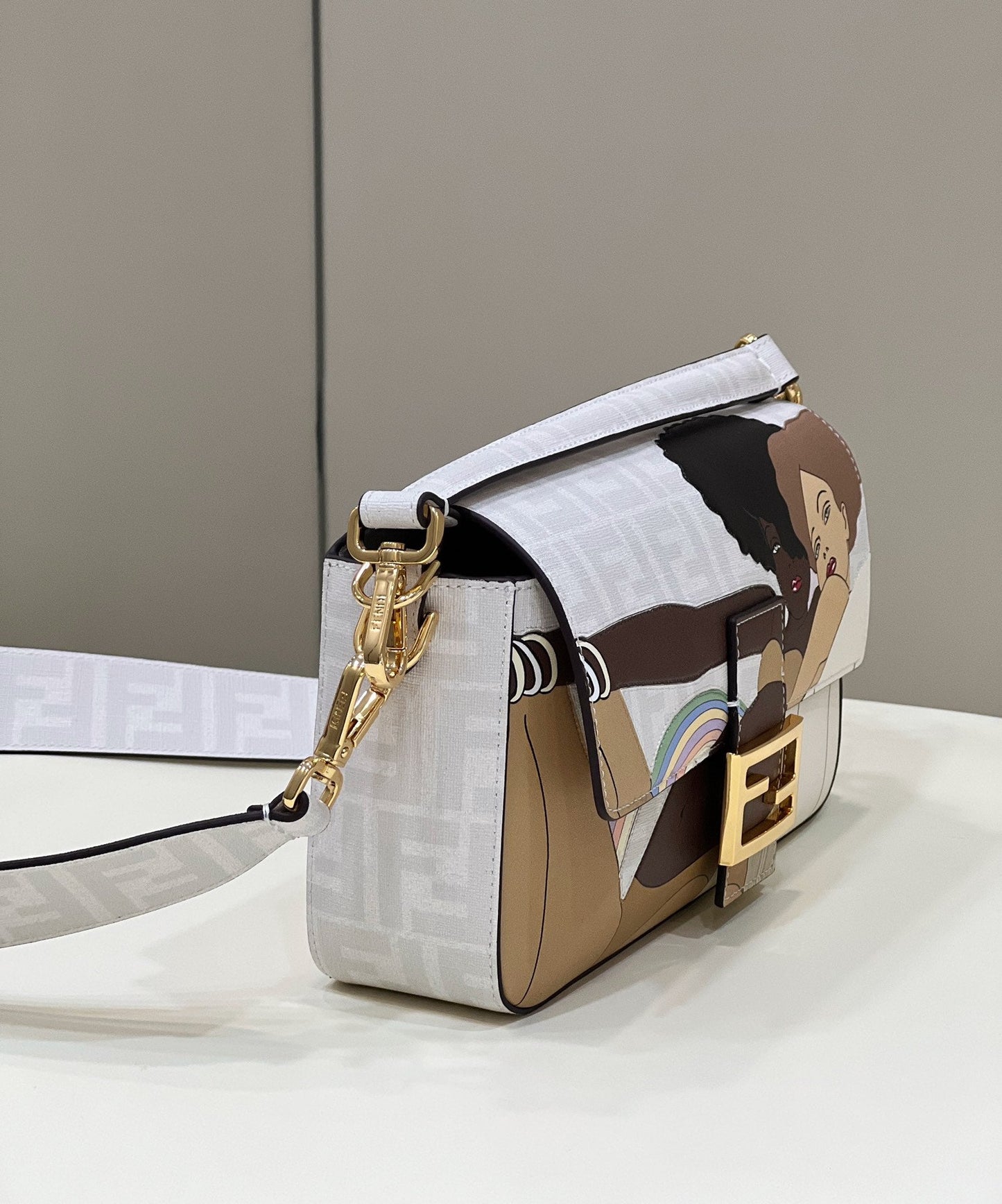 Sac baguette Fendi 27 en cuir de veau blanc, autocollant d'attache, matériel doré