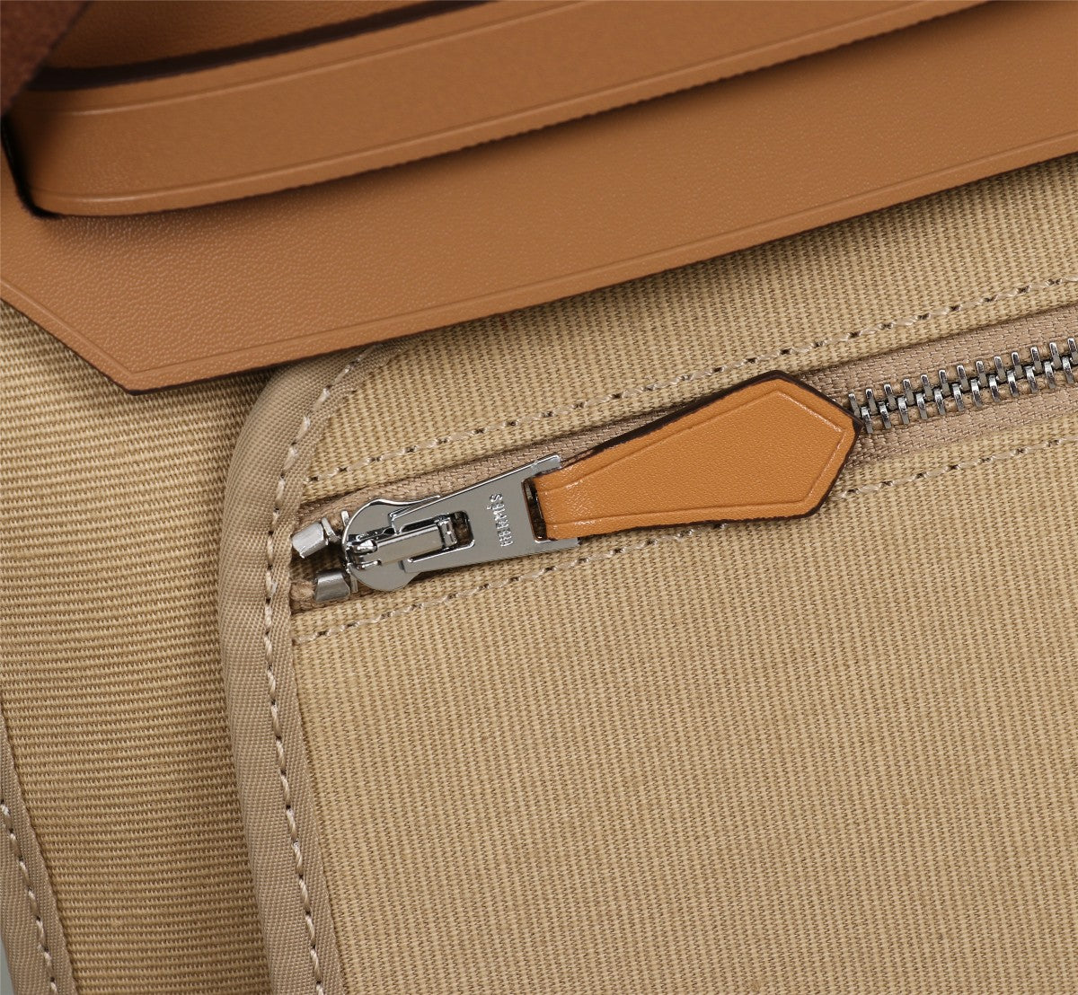 HM HERBAG ZIP 31 TOILE KAKI ET BRONZE