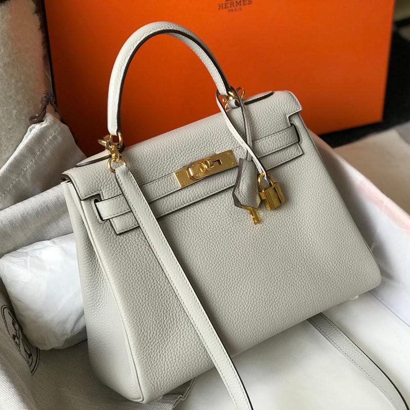 SAC HM KELLY 32 CM EN TOGO BLANC AVEC QUINCAILLERIE DORÉE