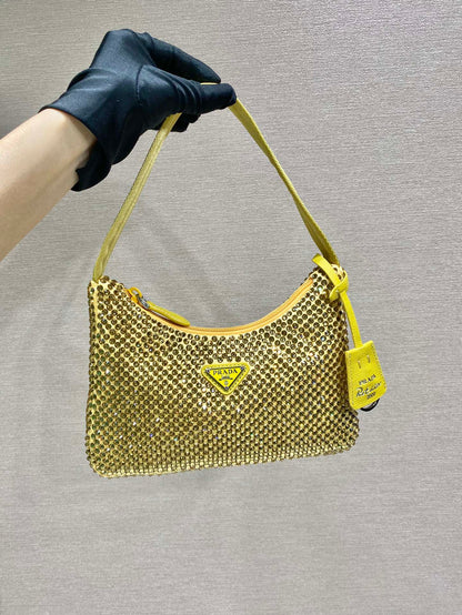 SAC HOBO SCINTILLANT 23 EN NYLON JAUNE ENTIÈREMENT ORNÉ DE CRISTAUX