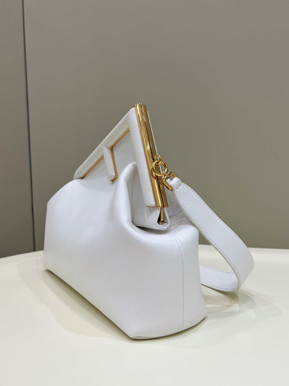 FENDI PREMIER PETIT SAC 32 EN CUIR NAPPA BLANC, QUINCAILLERIE DORÉE