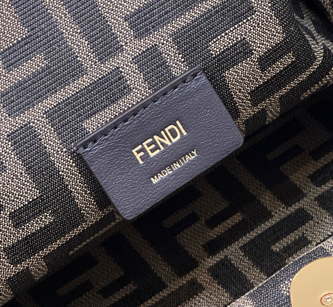 FENDI PREMIER PETIT SAC 32 EN CUIR NAPPA BLANC, QUINCAILLERIE DORÉE