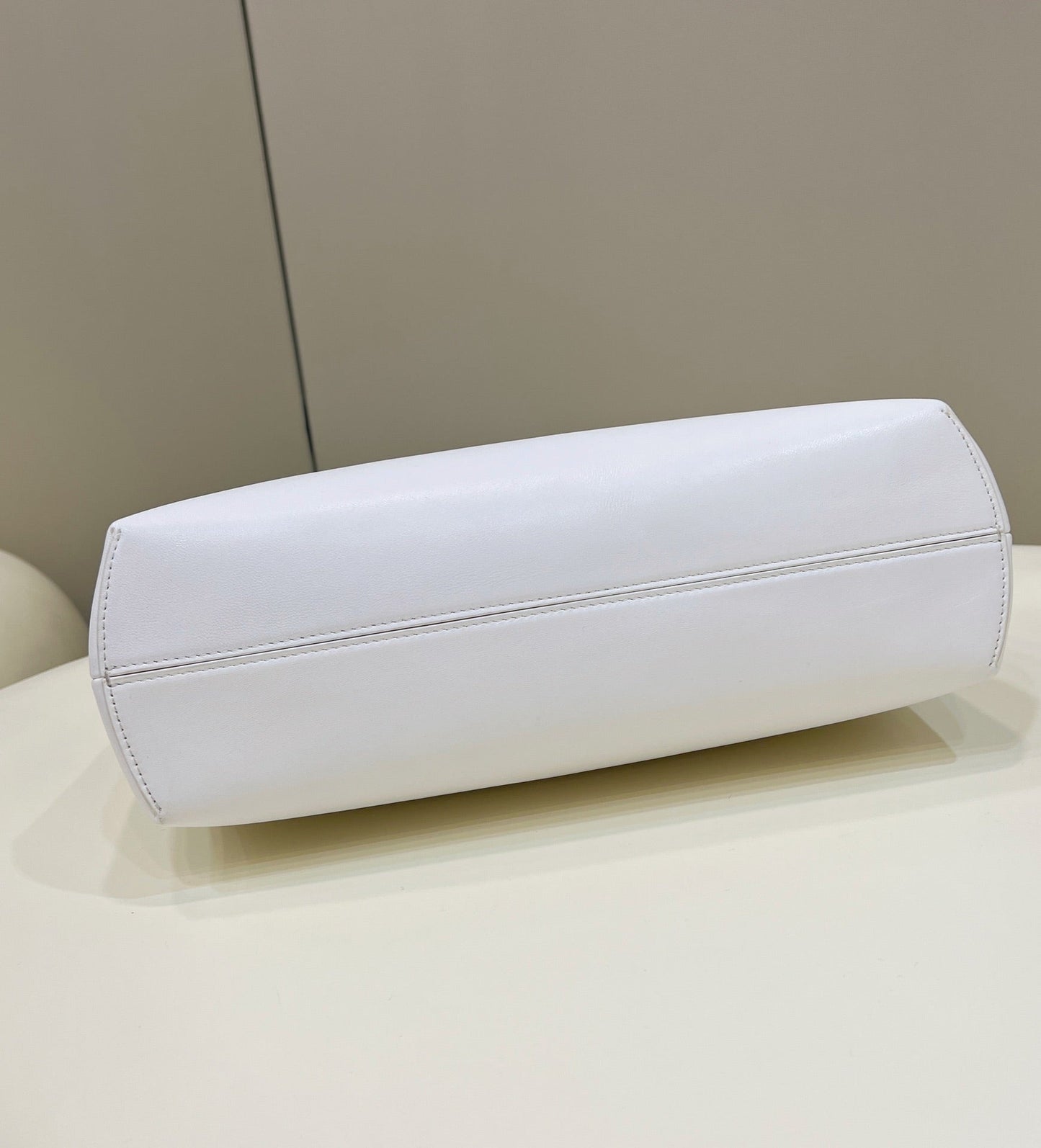 FENDI PREMIER PETIT SAC 32 EN CUIR NAPPA BLANC, QUINCAILLERIE DORÉE