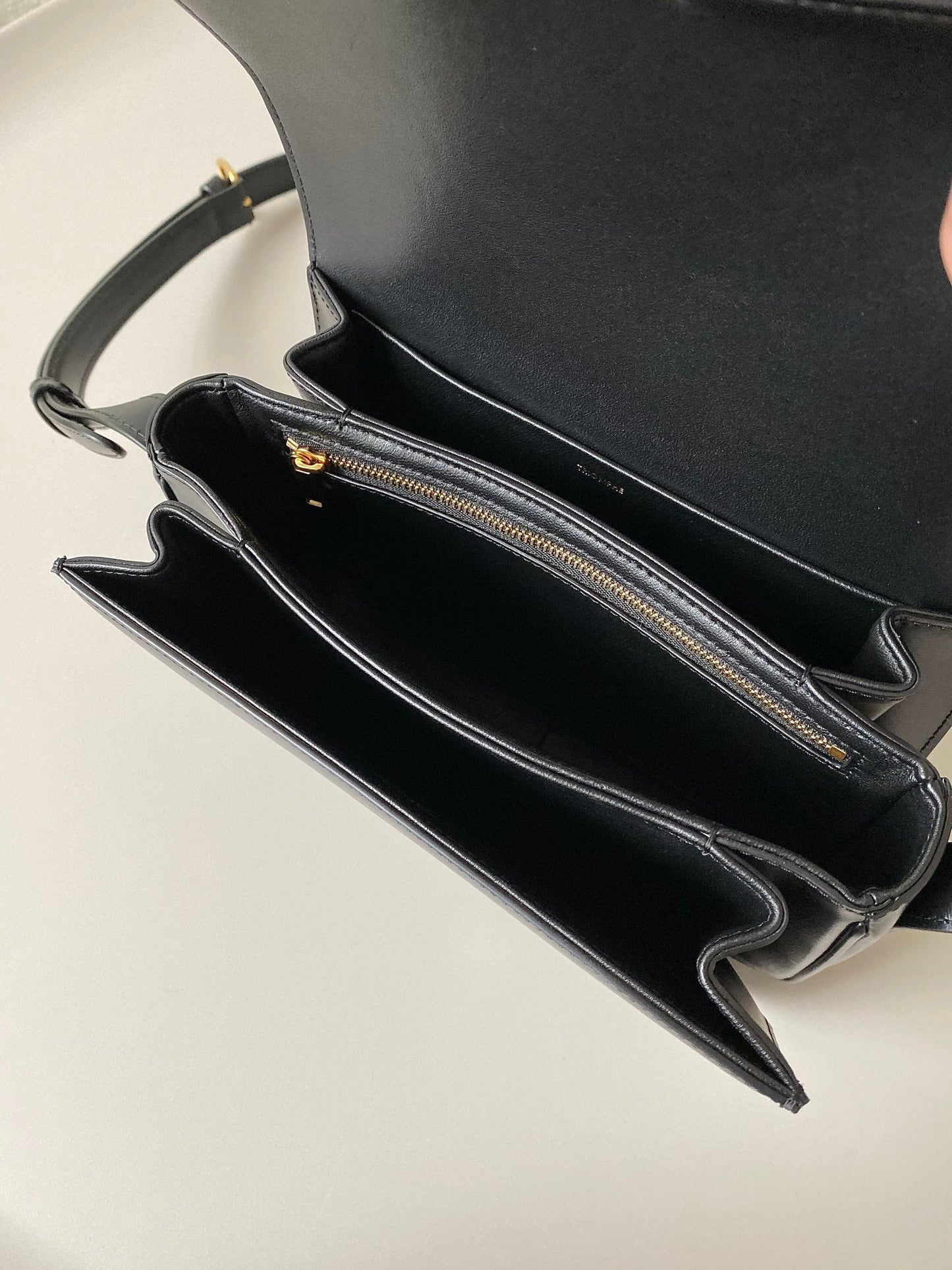 CLASSIQUE TRIOMPHE 22 CUIR DE VEAU TOUT NOIR