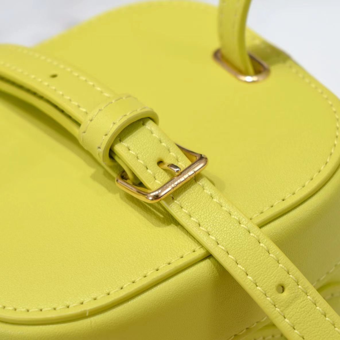 SAC BANDOULIÈRE SQUARE BOX 11 CUIR DE VEAU JAUNE CITRON