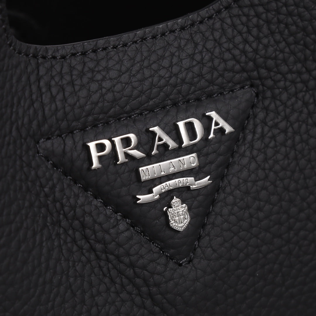 Sac cabas PRA 18 DYNAMIQUE LOGO EN CUIR DE VEAU NOIR