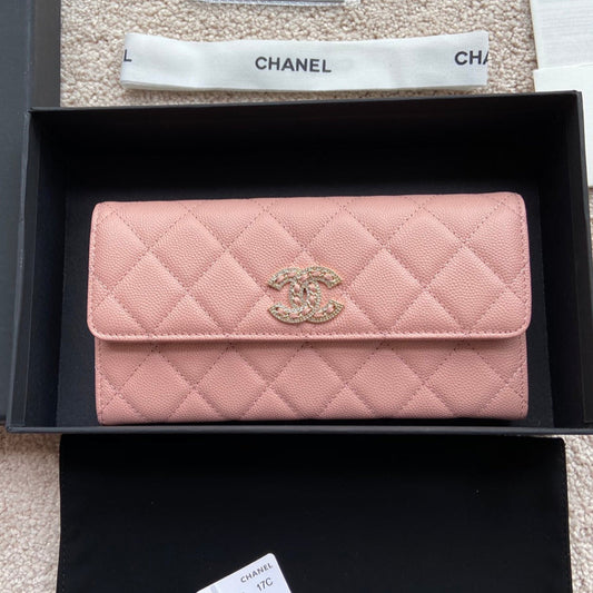 Portefeuille long CC Classic 19 cm en cuir de veau grainé rose
