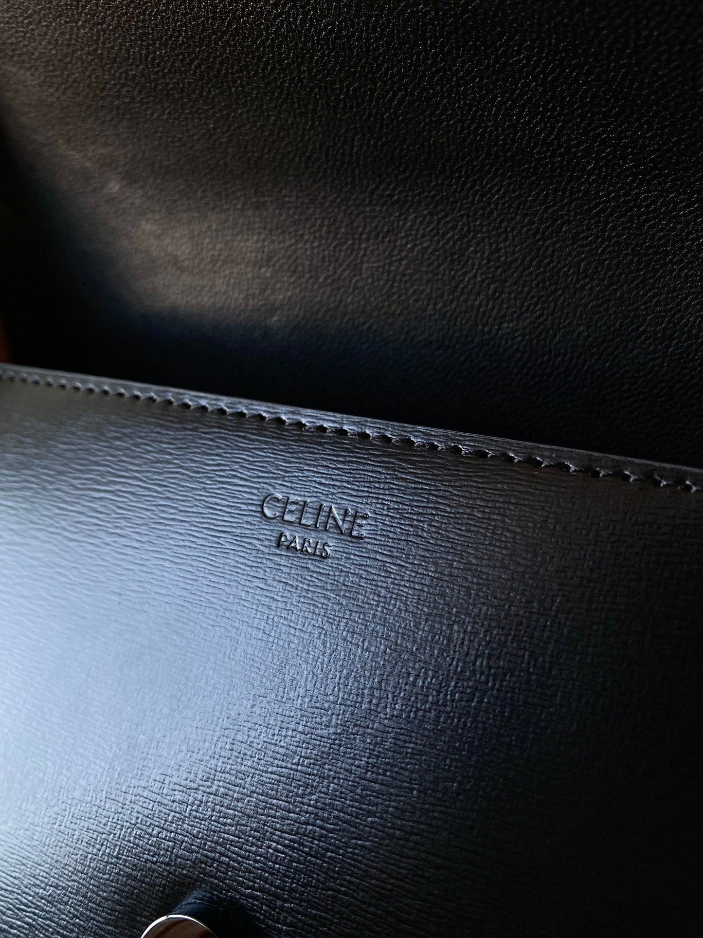 SAC SOUS-AISSELLE 20 CHAÎNES EN CUIR DE VEAU NOIR ENTIER