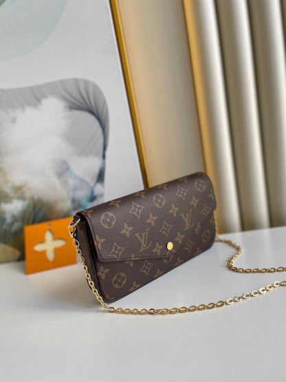 POCHETTE FÉLICIE 21 EN TOILE MONOGRAMME MARRON QUINCAILLERIE DORÉ