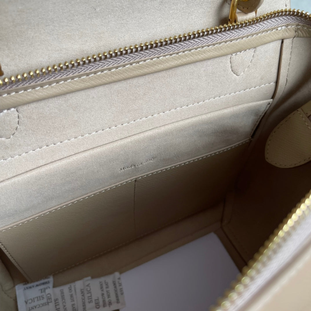フィッシュバッグ 24 ベージュクリームレザー