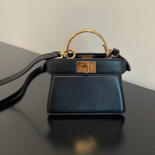 フェンディ ピーカブー イゼウ マイクロ 12 バッグ（ブラックカーフスキン、ゴールド金具）