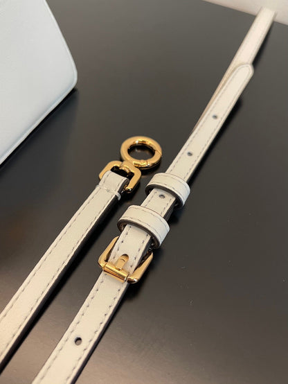フェンディ ピーカブー イゼウ マイクロ 12 バッグ（ホワイトカーフスキン、ゴールド金具）