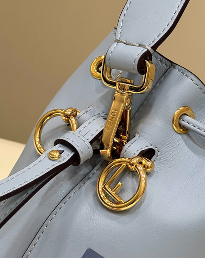 SAC MON TRESOR MINI 18 EN CUIR DE VEAU BLEU CLAIR FF AVEC QUINCAILLERIE DORÉ