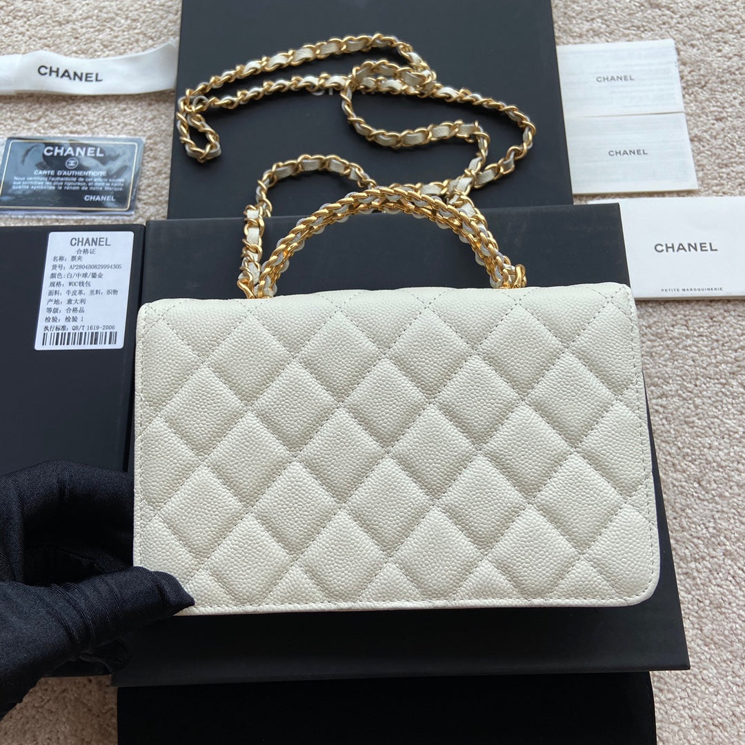 Sac à main CC Woc 20 cm avec poignée supérieure en cuir de veau grainé blanc et accessoires dorés